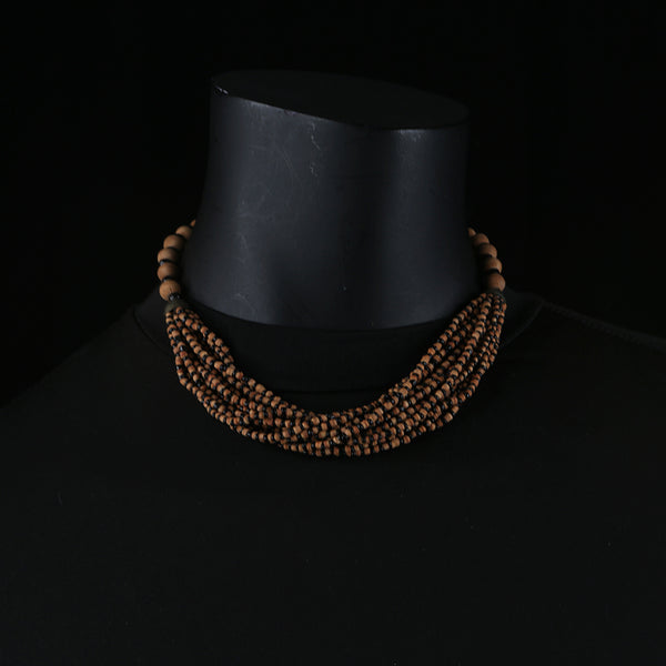 Collection of handmade casual jewellery of resin, stones, crystals, rhinestone, pearls & beads. Necklace, earrings, bracelets & chokers. Affordable gifts like Pandora.