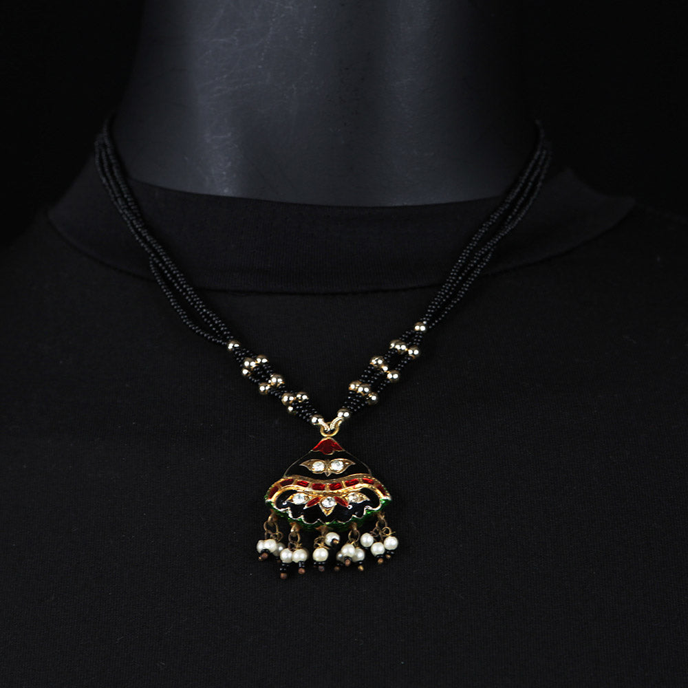Handmade Traditional 'Lac' Jewellery - Black Pendant