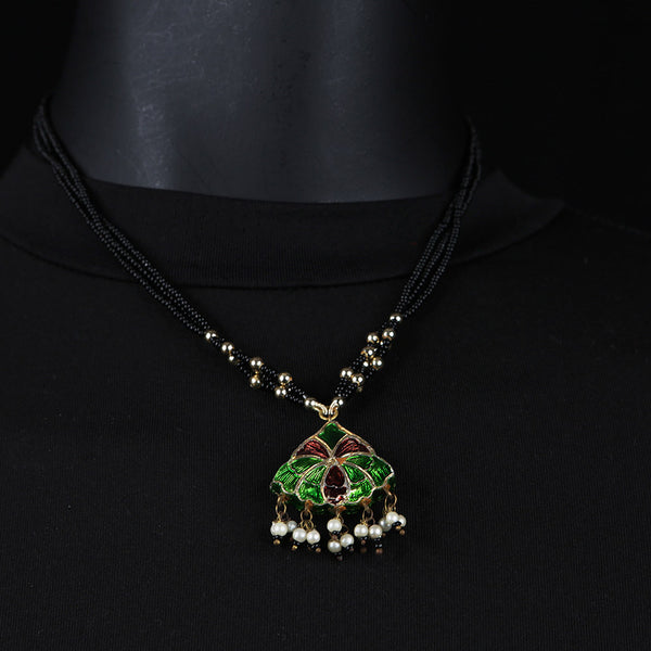 Handmade Traditional 'Lac' Jewellery - Black Pendant
