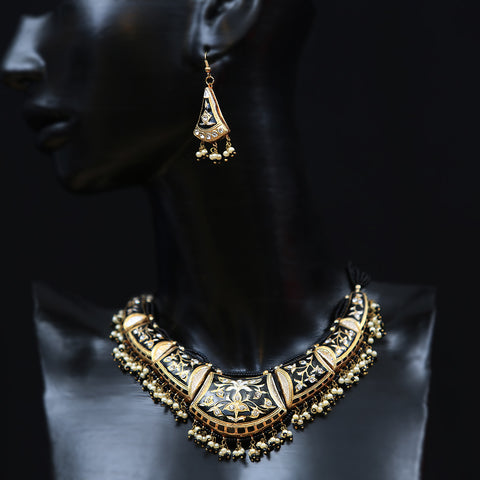 Handmade Traditional Lac Jewellery - Black Gold