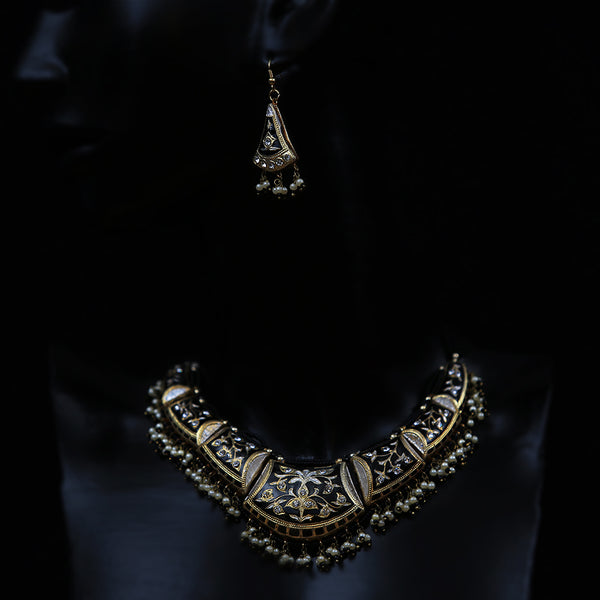 Handmade Traditional Lac Jewellery - Black Gold