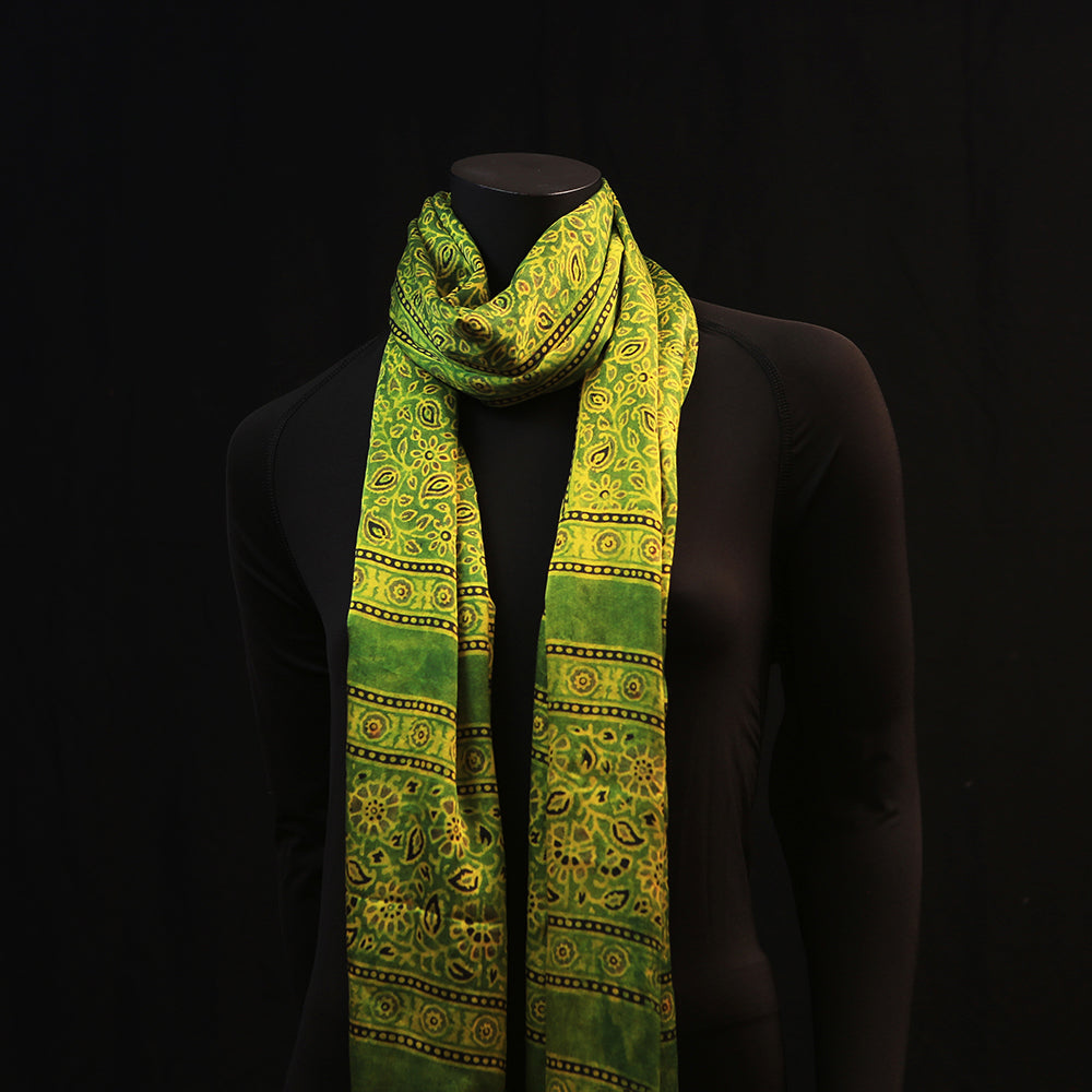 Amaral Scarf